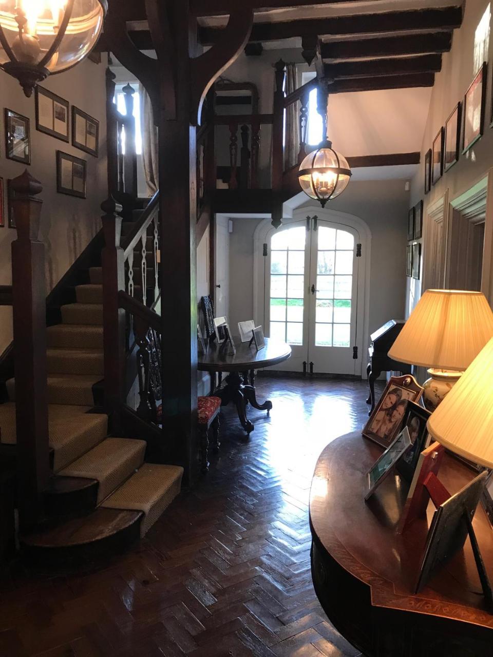 훅 Borough Court 게스트하우스 외부 사진